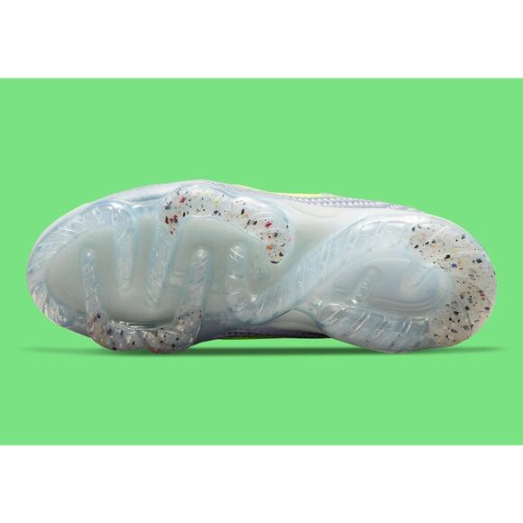 Nike Air Vapormax 2021 Flyknit GS Running Shoes DB1550 005 - SIZE 4.5Y = 6 WOMEN - Picture 9 of 10